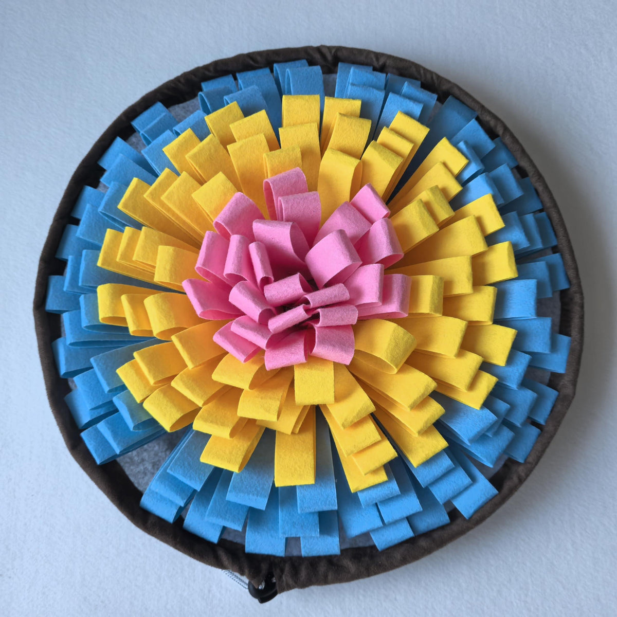 Snuffle Mat for Dogs   Adjustable Interactive Puzzle Toy for Large & Small Breed Slow Feeder for Mental Stimulation & Stress Relief Encourages Natural Foraging Ideal for Indoor & Outdoor Use